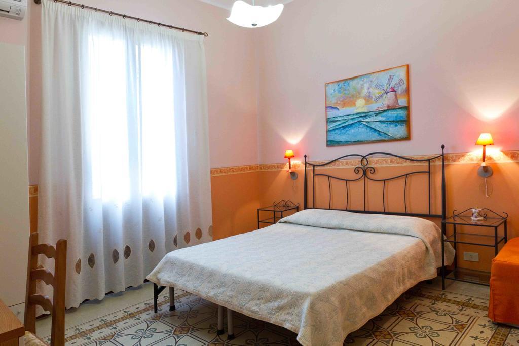 Casa Vacanza Albamarina Τράπανι Δωμάτιο φωτογραφία
